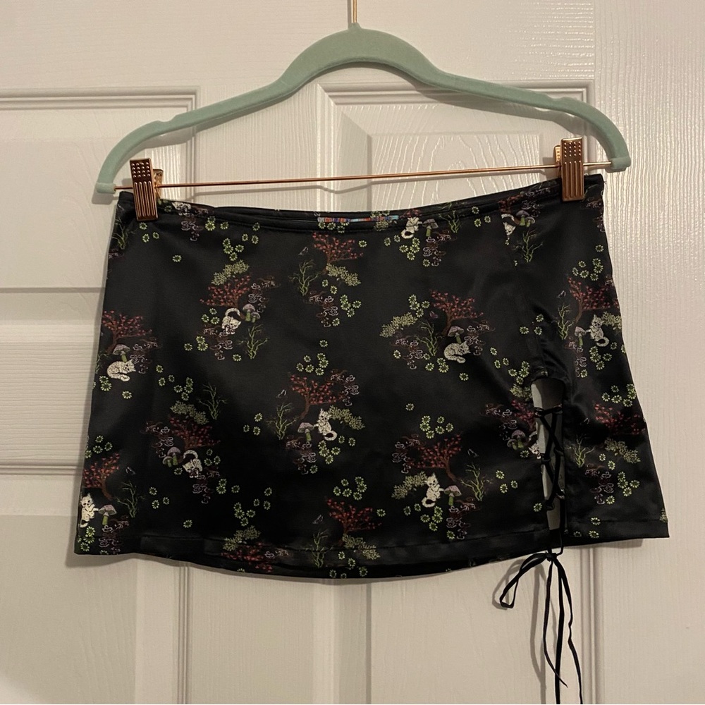 Urban Outfitters Floral Kitty Mini Skirt, Size Small - Item 0001